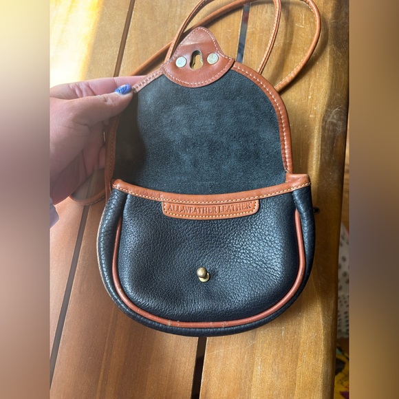 Vintage Dooney & Bourke Small Belt Bag - Picture 3 of 7